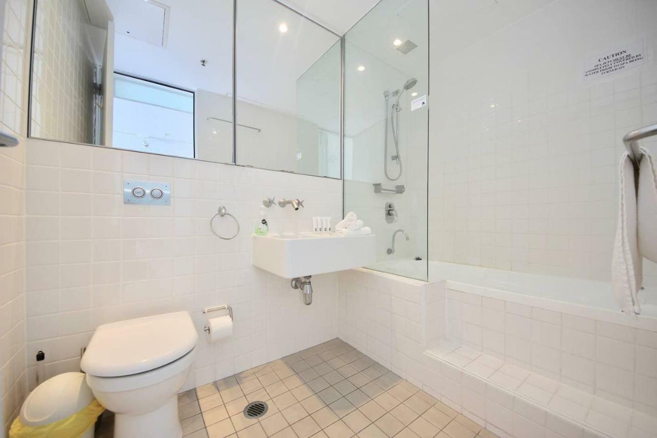 Beachfront On Oasis Centre, Air On Broadbeach 1503 Голд-Кост Экстерьер фото
